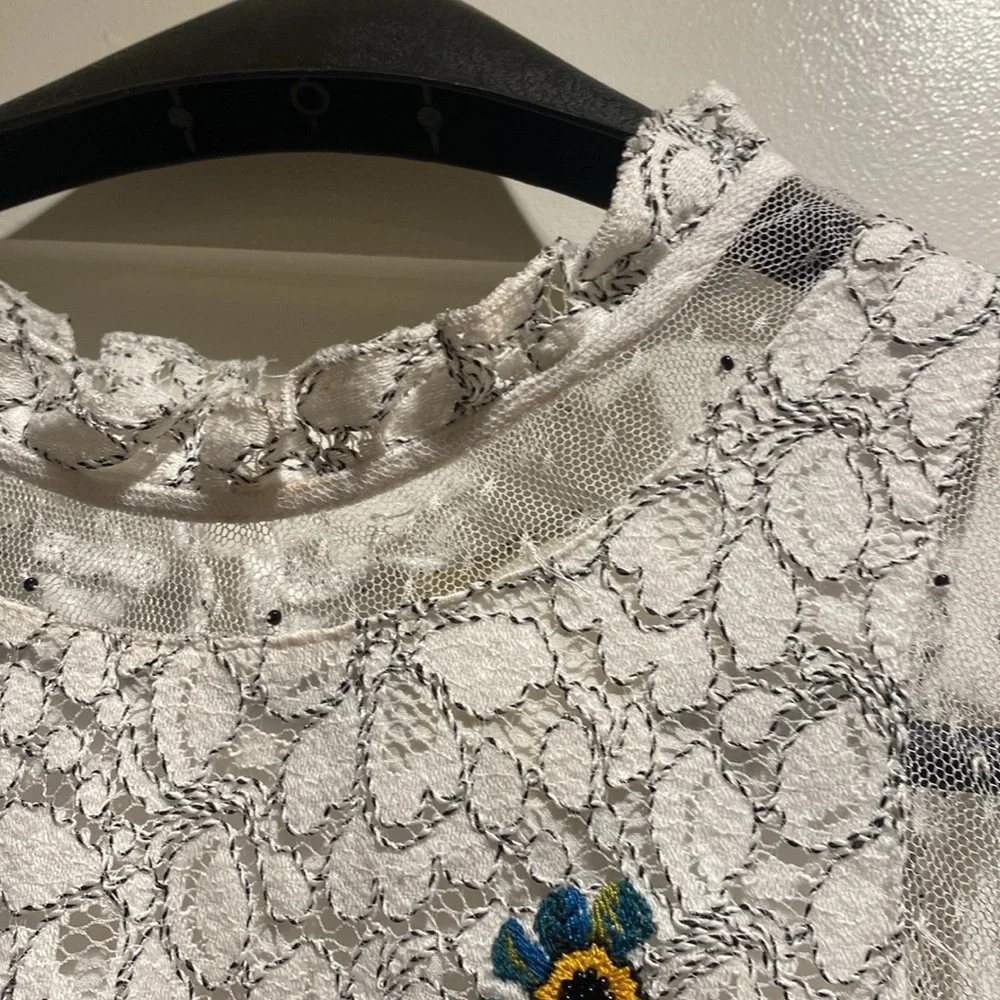 Super cute sleeveless top by Maeve. Size 10 - Picture 4 of 9